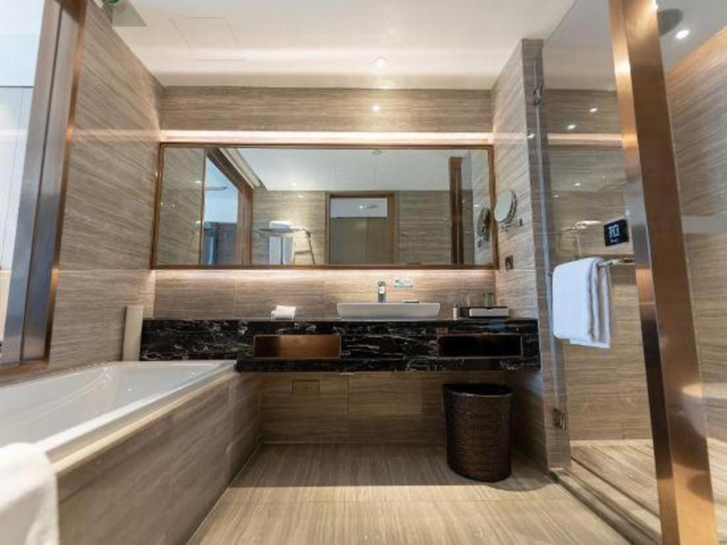 The Qube Hotel Jingzhou Exterior photo