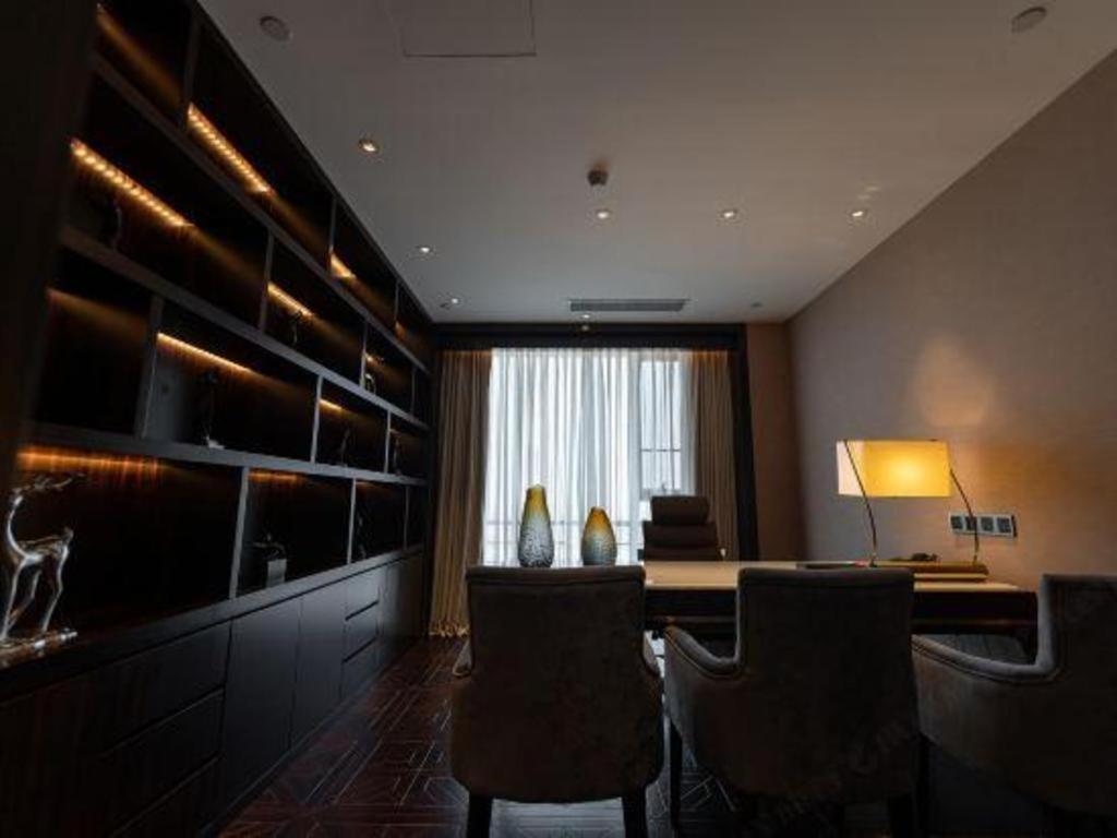 The Qube Hotel Jingzhou Exterior photo