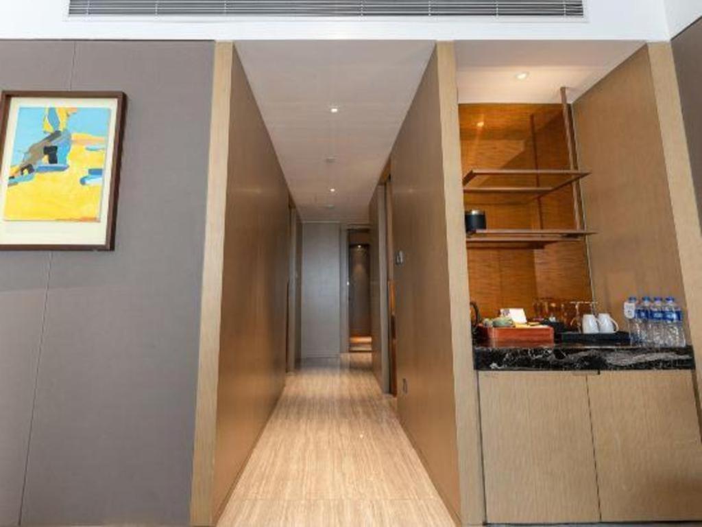 The Qube Hotel Jingzhou Exterior photo