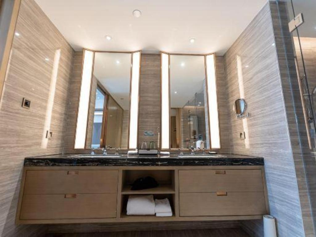The Qube Hotel Jingzhou Exterior photo