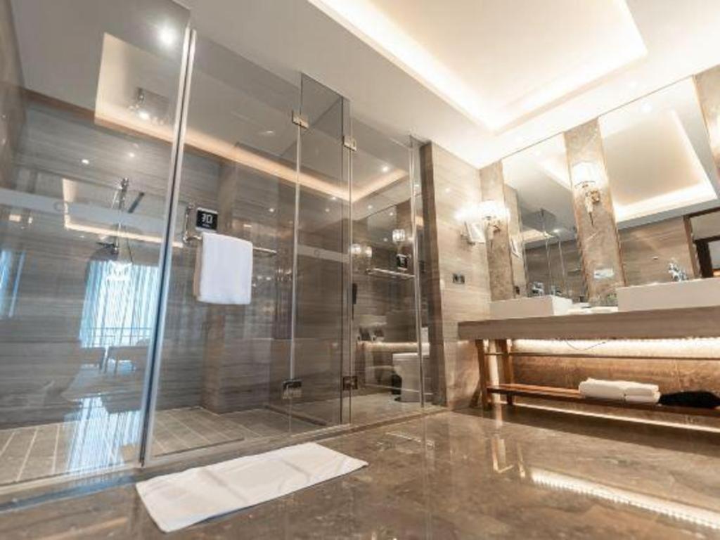 The Qube Hotel Jingzhou Exterior photo