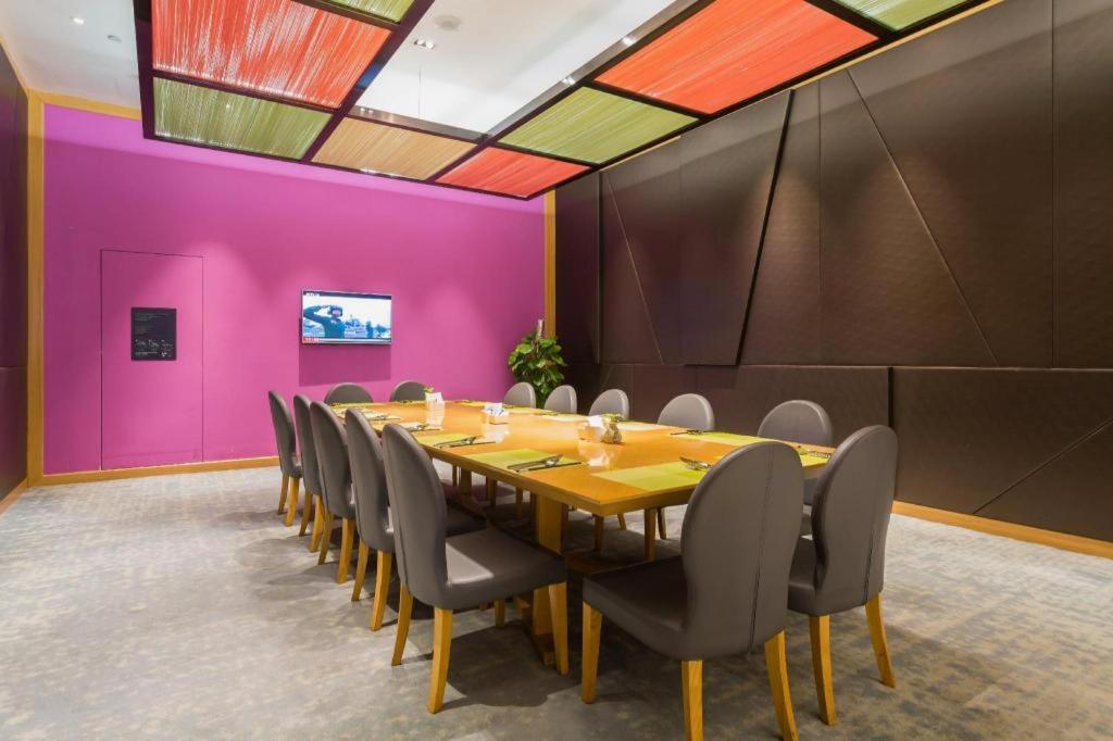The Qube Hotel Jingzhou Exterior photo