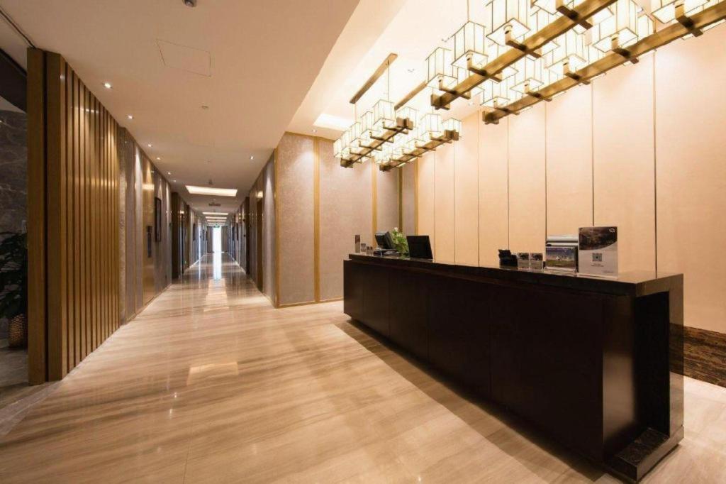 The Qube Hotel Jingzhou Exterior photo