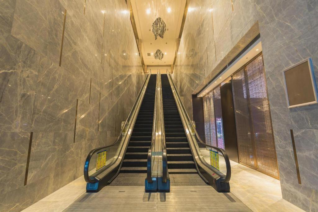 The Qube Hotel Jingzhou Exterior photo
